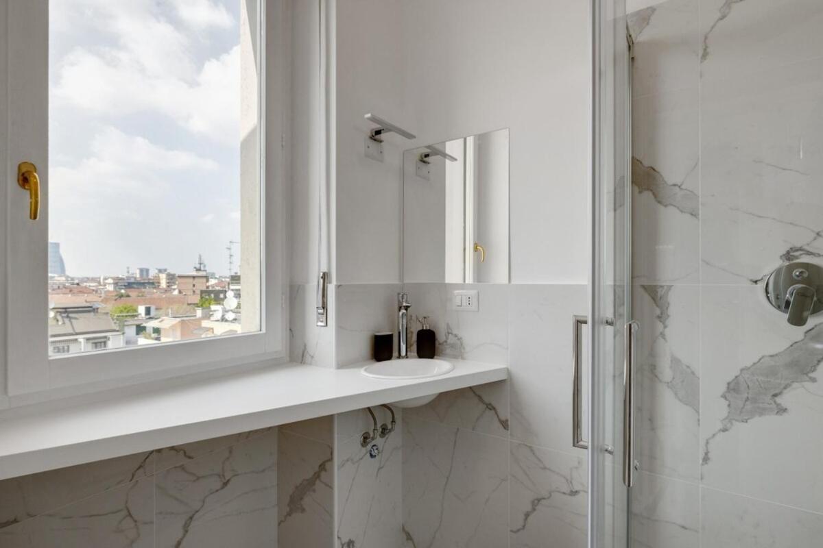 Homeby, Cozy Penthouse Apartment Milánó Kültér fotó