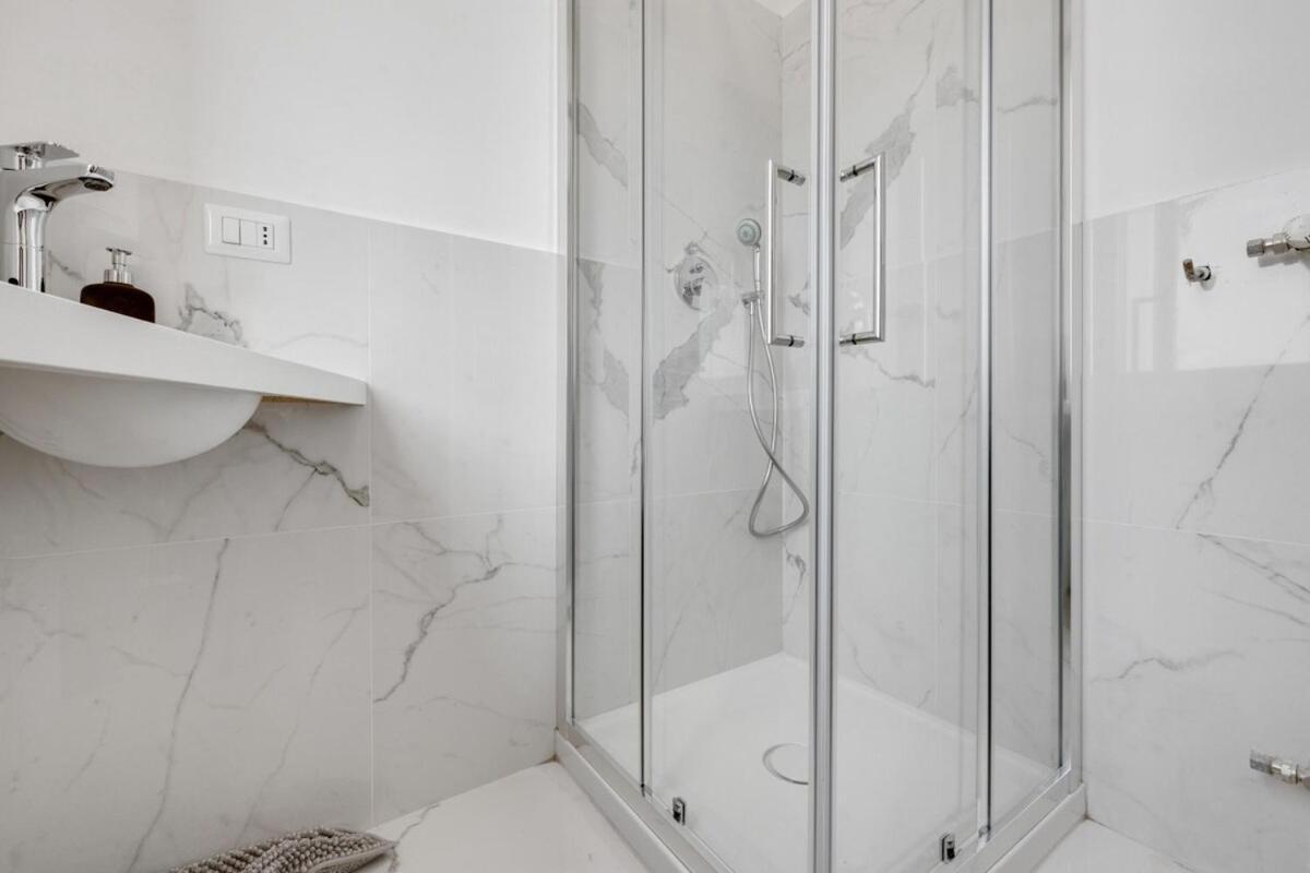 Homeby, Cozy Penthouse Apartment Milánó Kültér fotó