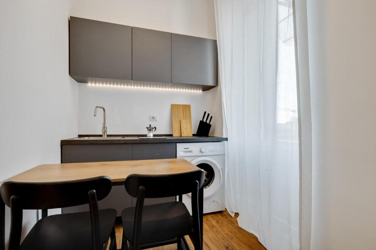 Homeby, Cozy Penthouse Apartment Milánó Kültér fotó