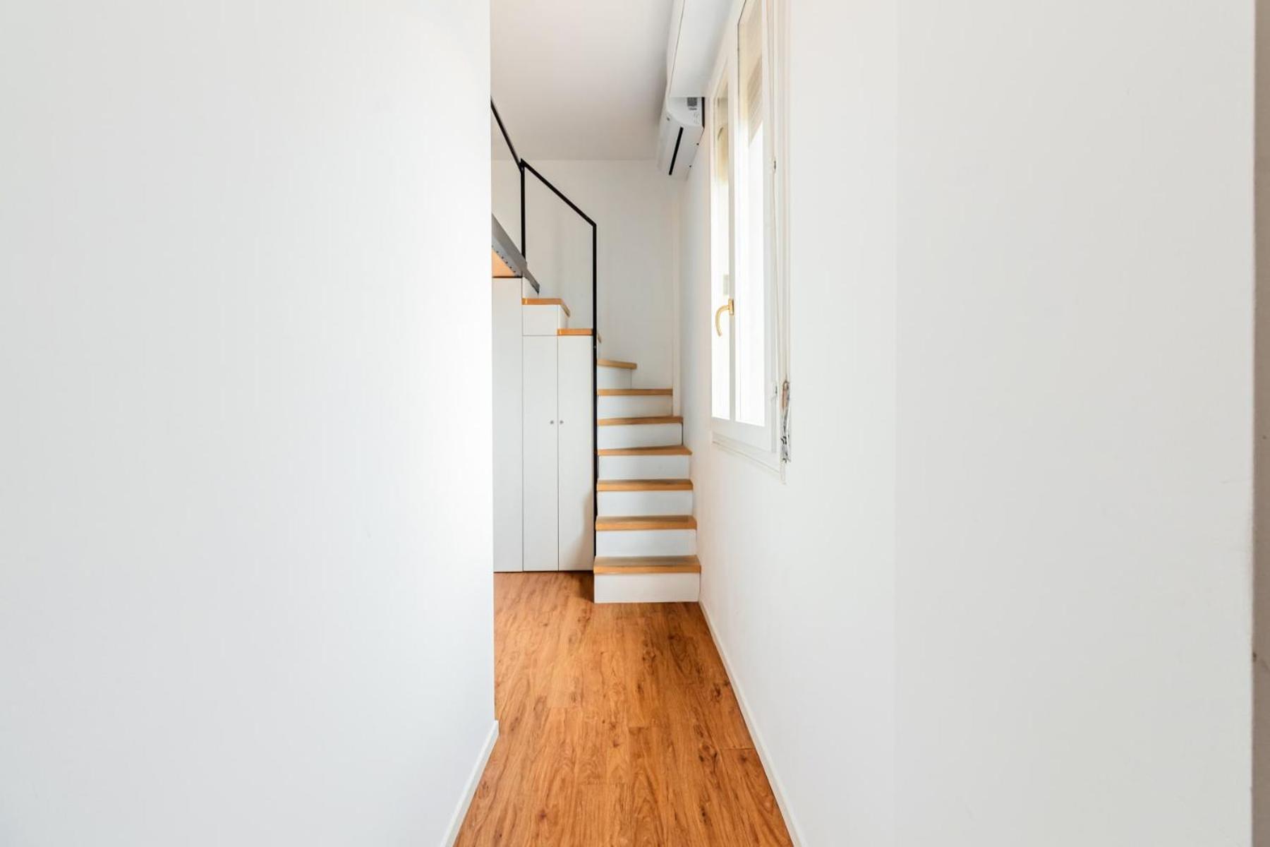 Homeby, Cozy Penthouse Apartment Milánó Kültér fotó