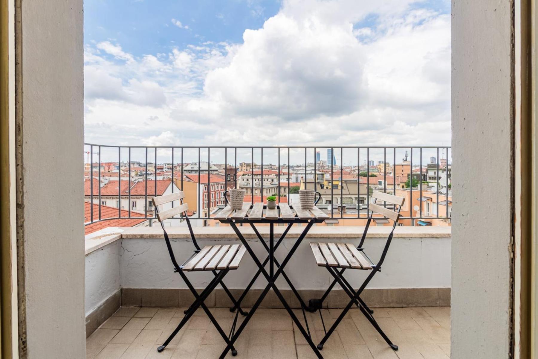 Homeby, Cozy Penthouse Apartment Milánó Kültér fotó